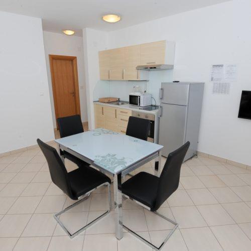 פודסטראנה Apartmani Ivo מראה חיצוני תמונה